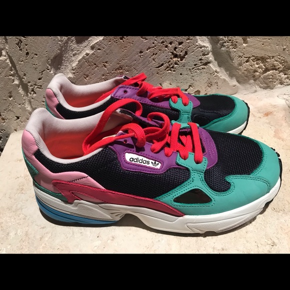 adidas Shoes - Adidas Torsion fairly used